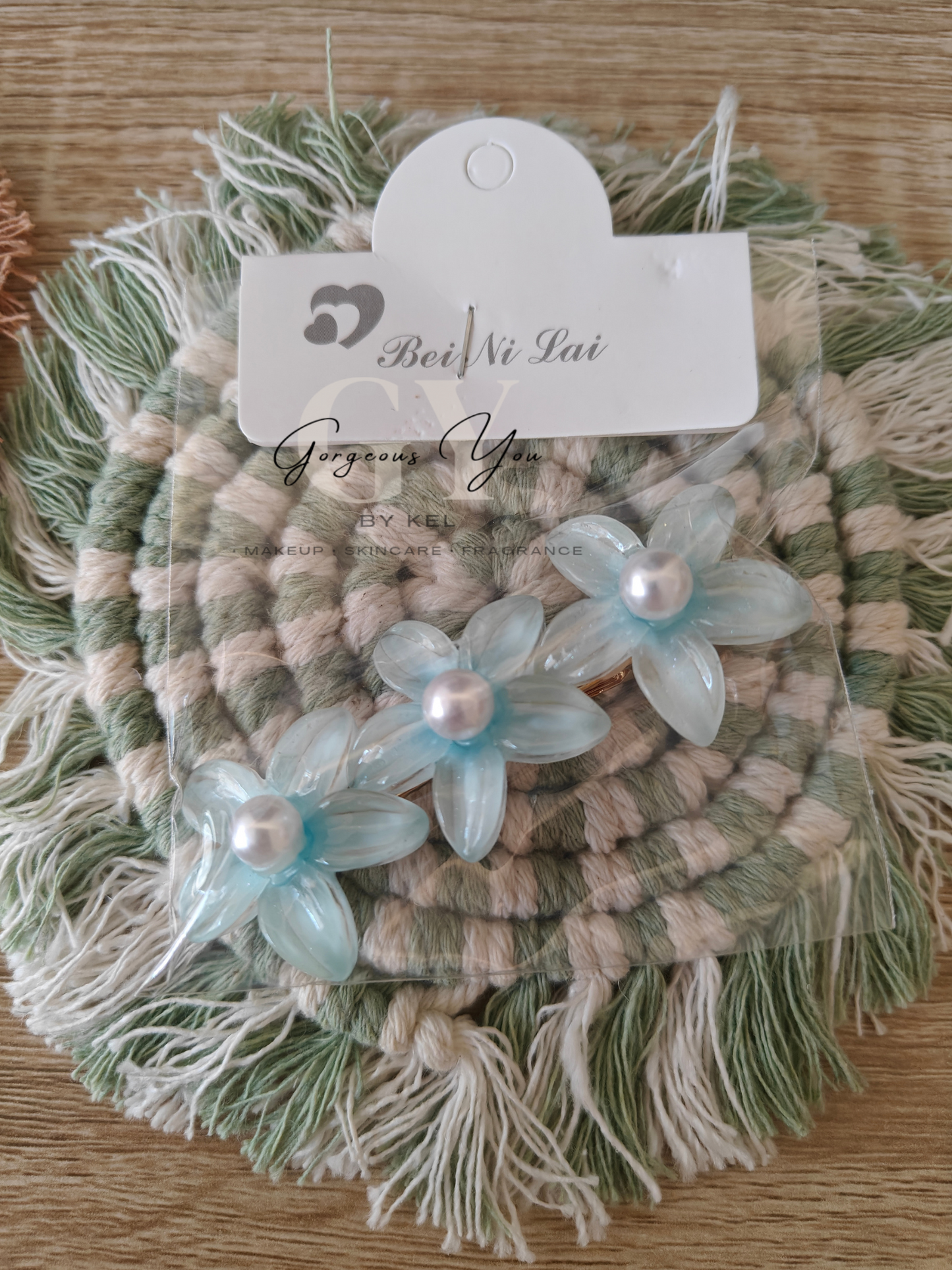 Frangipane 3 Fleur pearl clip