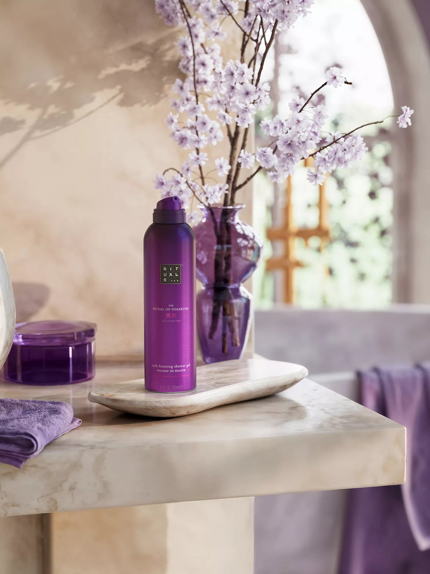 Ritual of Yozakura Foaming Shower Gel