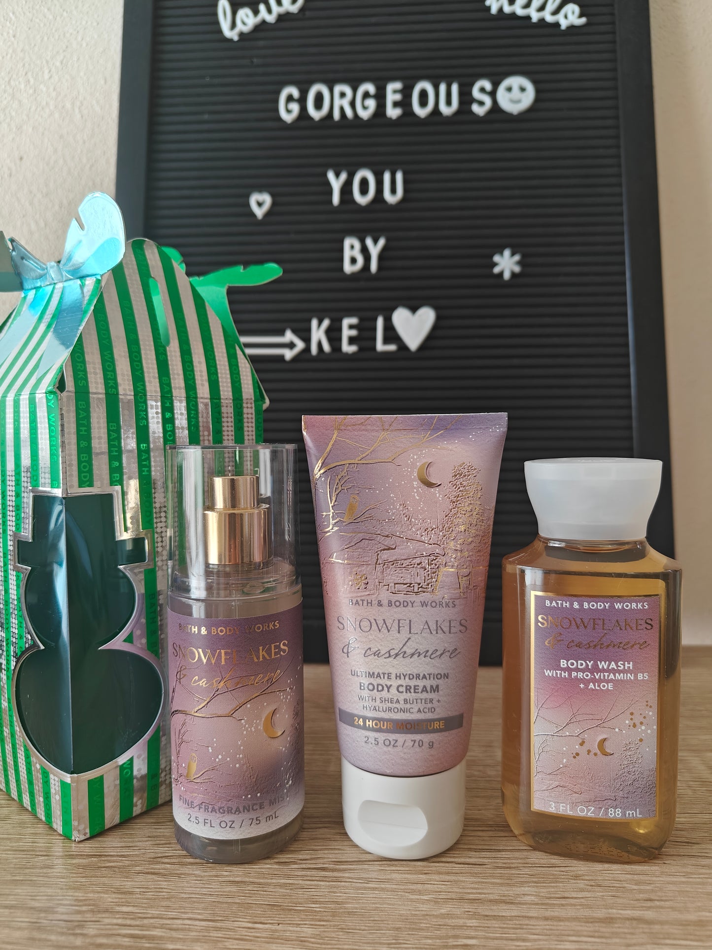 Snowflakes & Cashmere Travel size Giftset