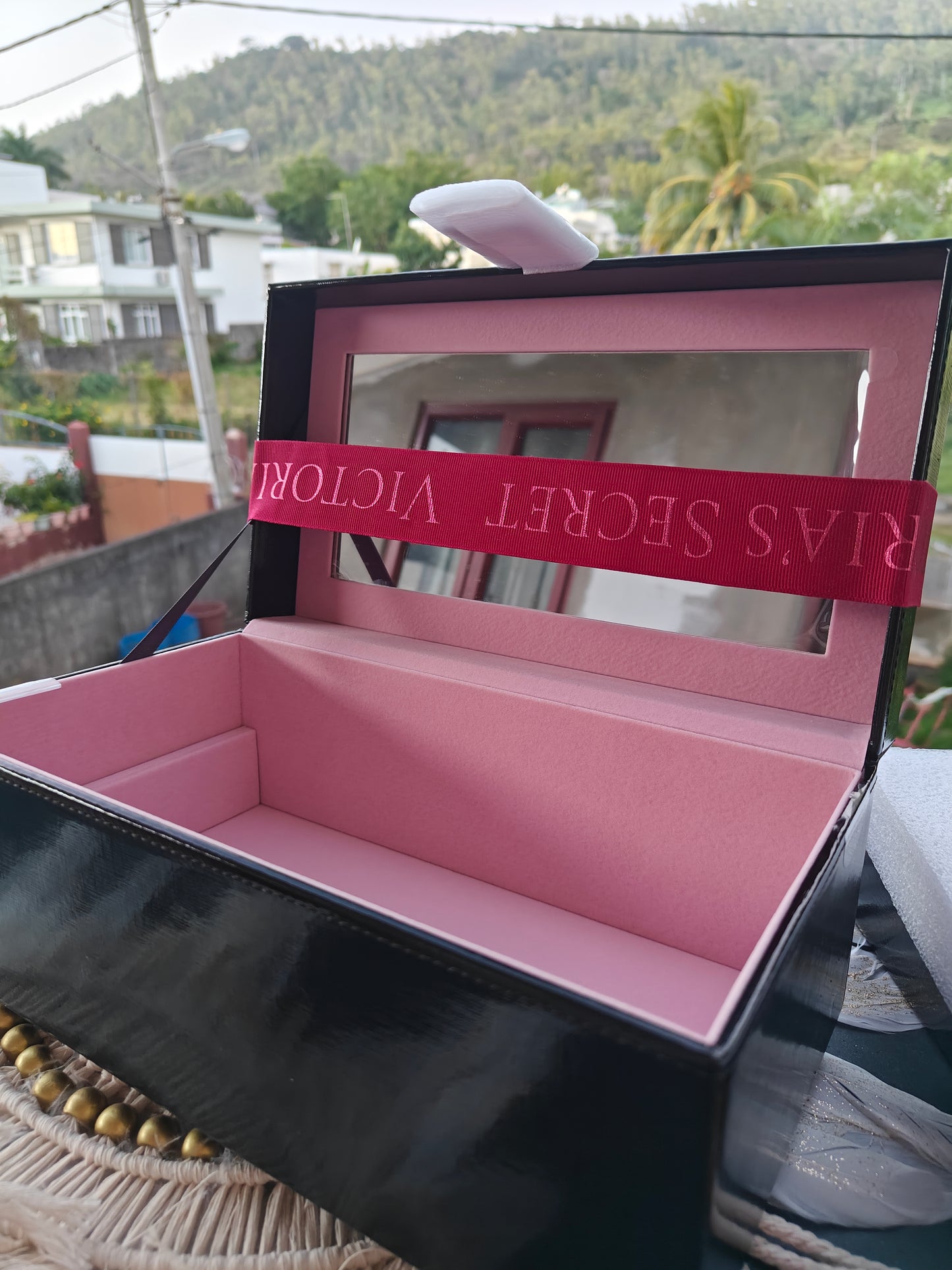 Bombshell Over The Top Gift Set